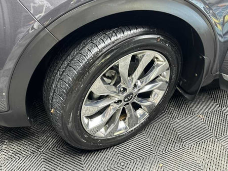 Kia Sorento — photo 17