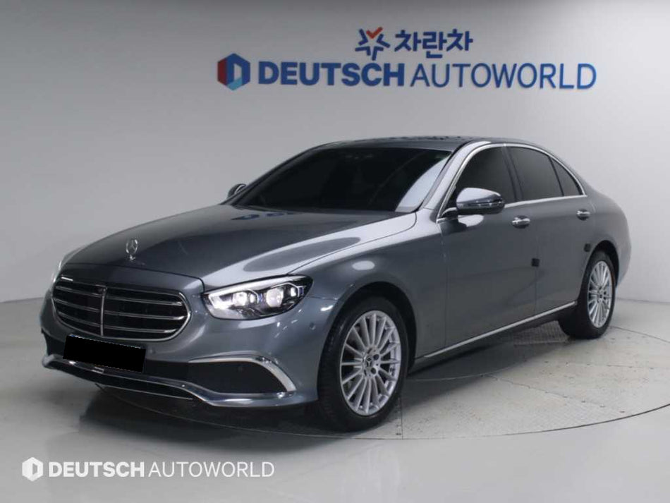 Mercedes-Benz E-Class — photo 01