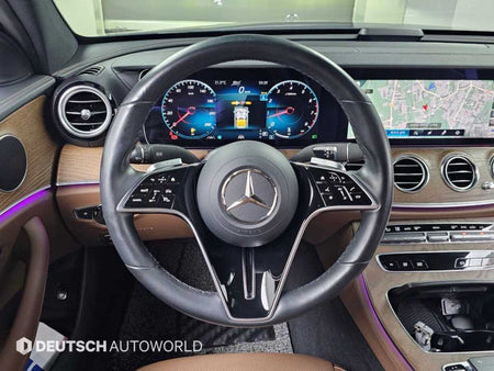 Mercedes-Benz E-Class — photo 13