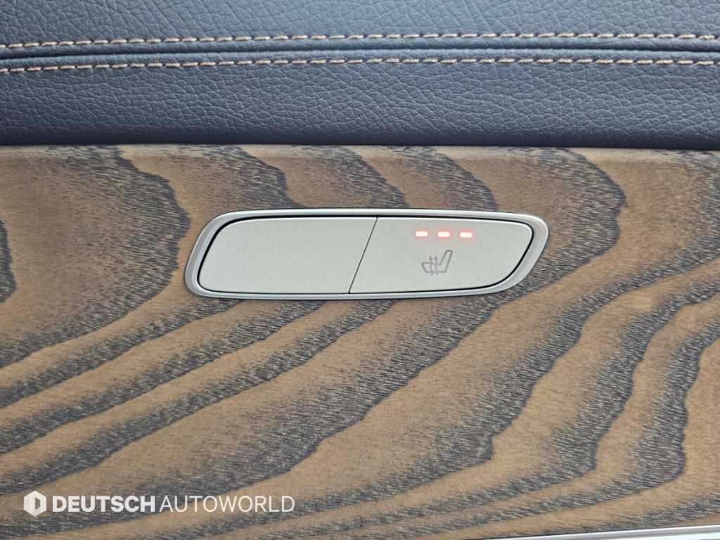 Mercedes-Benz E-Class — photo 16