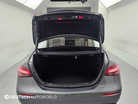 Mercedes-Benz E-Class — photo 19
