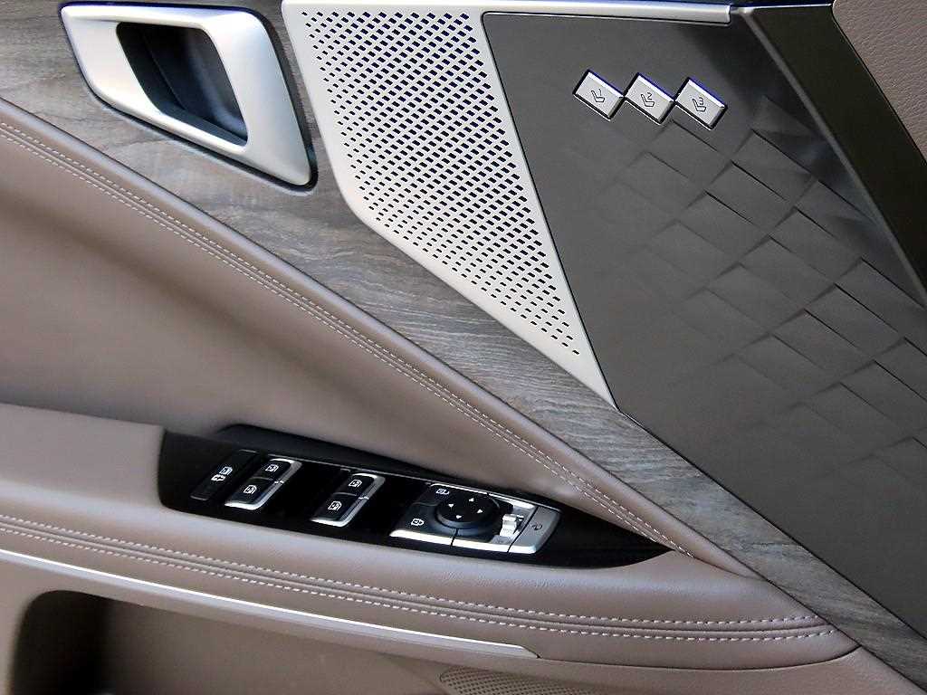 Kia K8 — photo 11