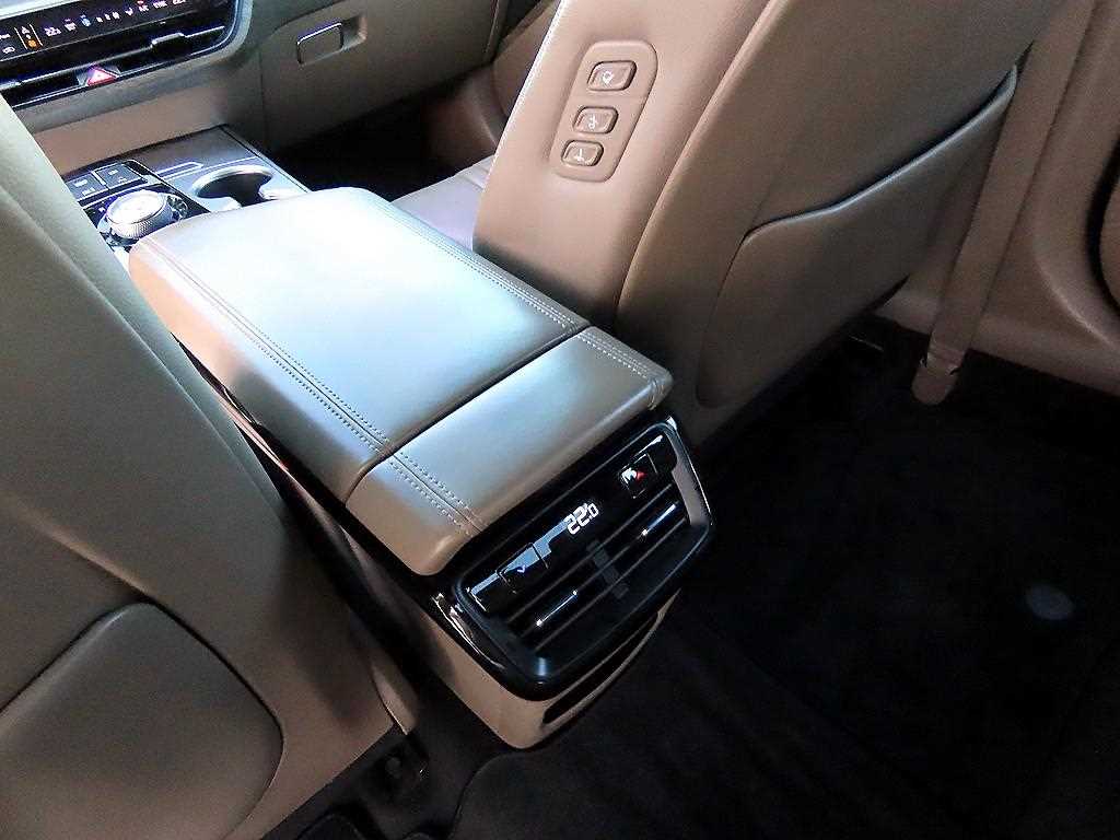 Kia K8 — photo 16