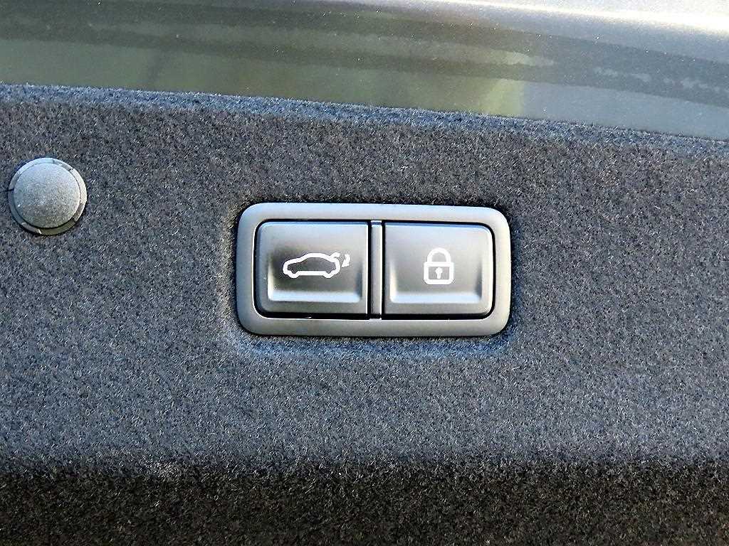 Kia K8 — photo 17