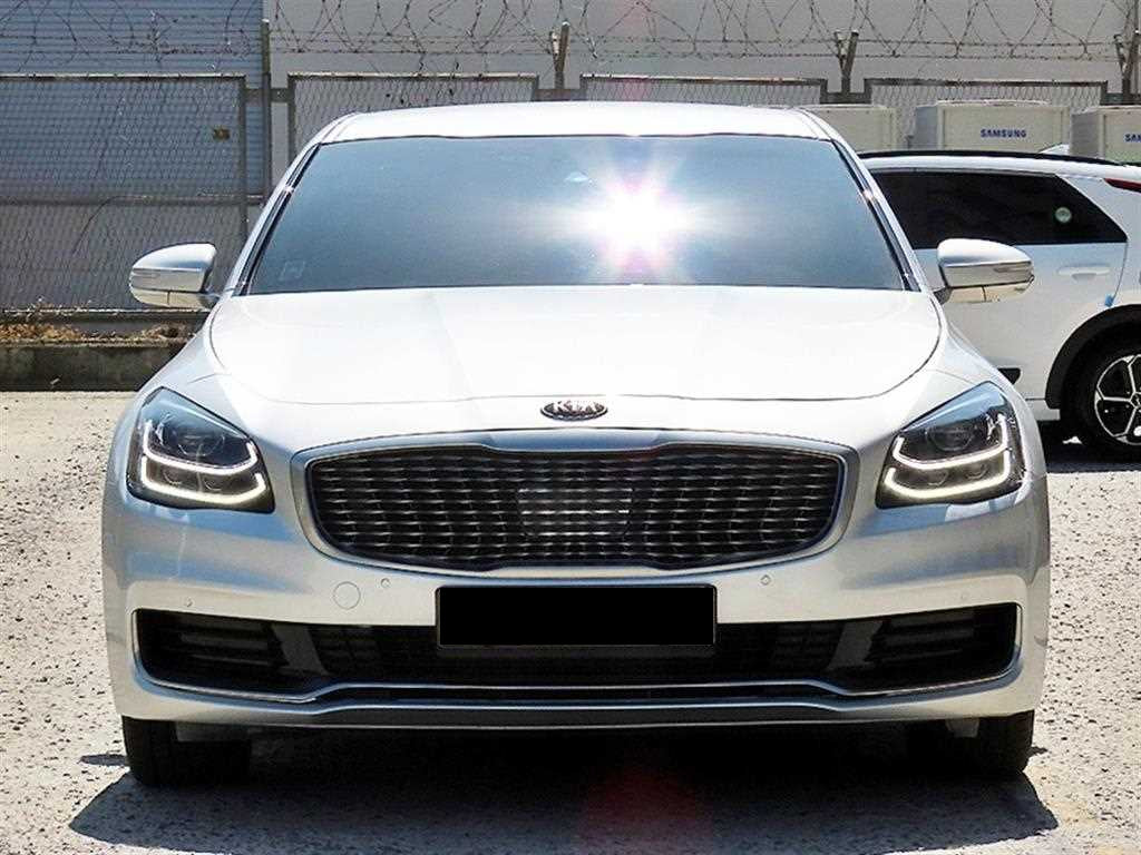 Kia K9 — photo 01