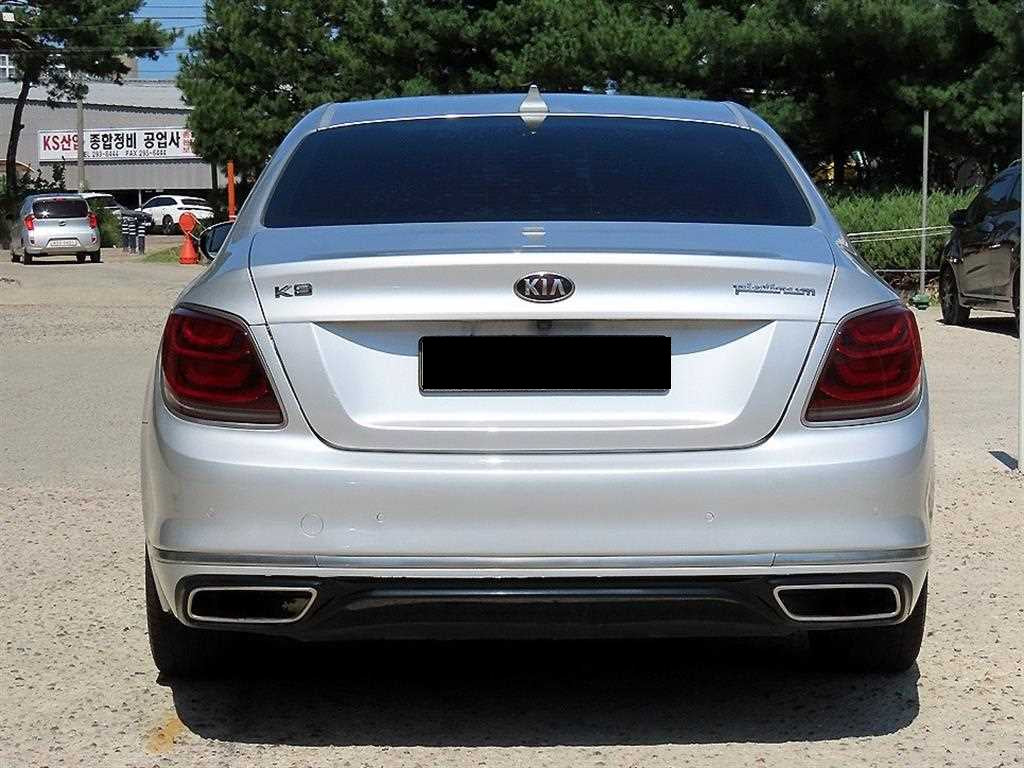 Kia K9 — photo 04