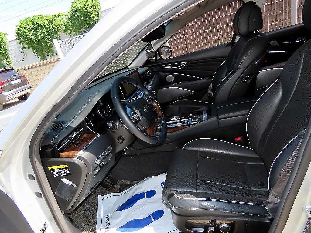 Kia K9 — photo 05