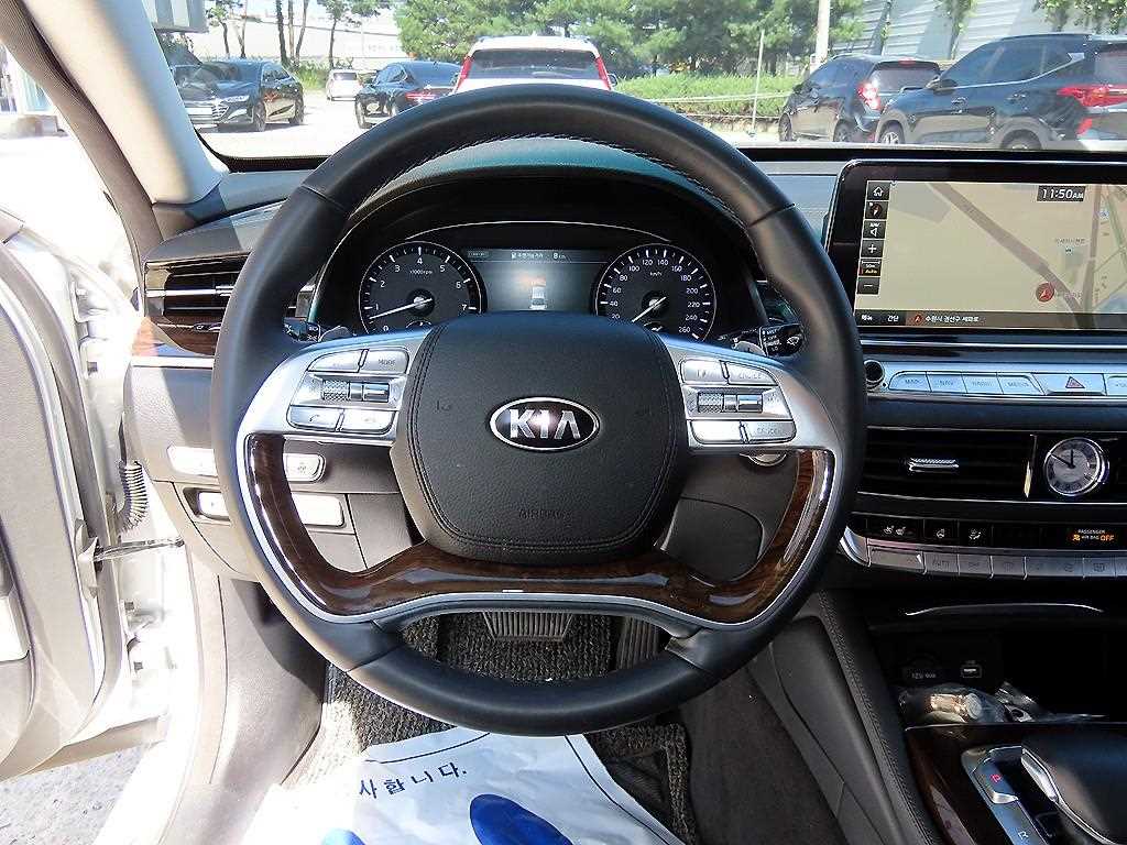 Kia K9 — photo 08
