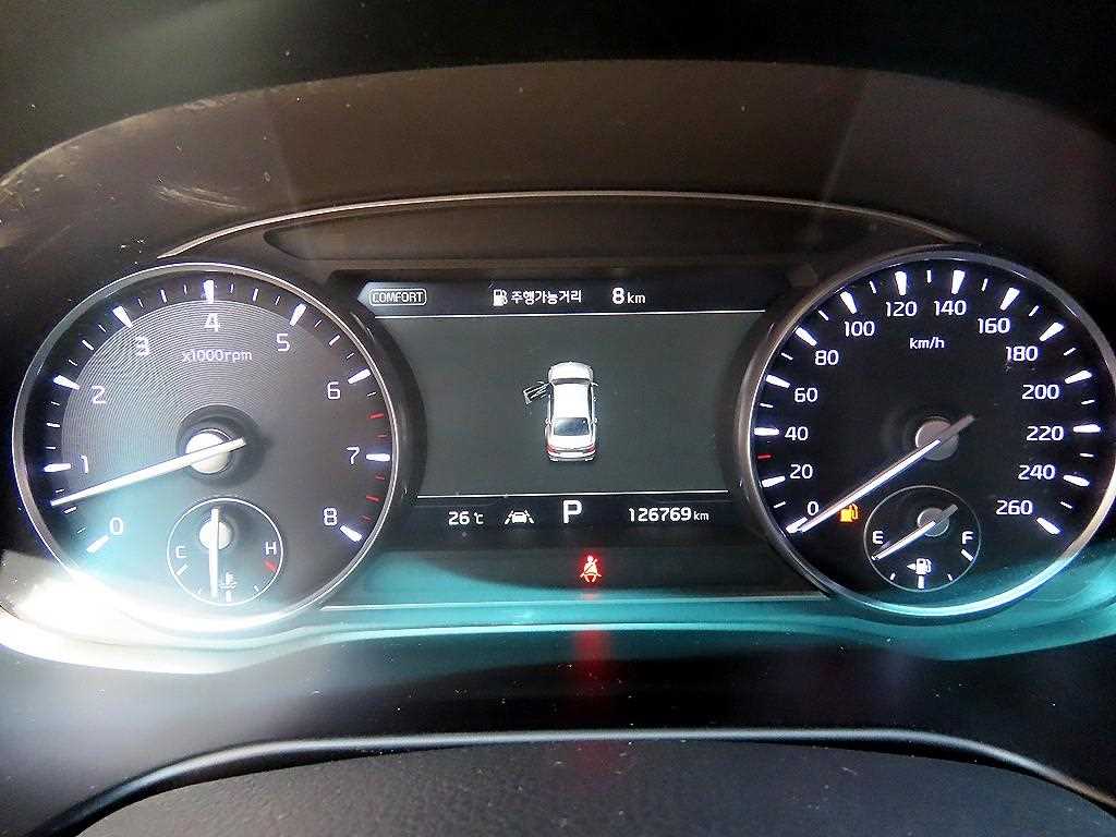 Kia K9 — photo 09