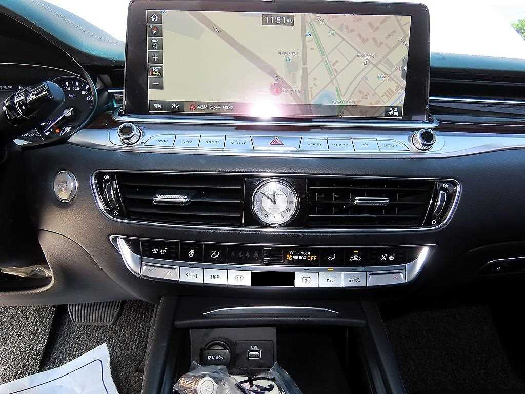 Kia K9 — photo 13