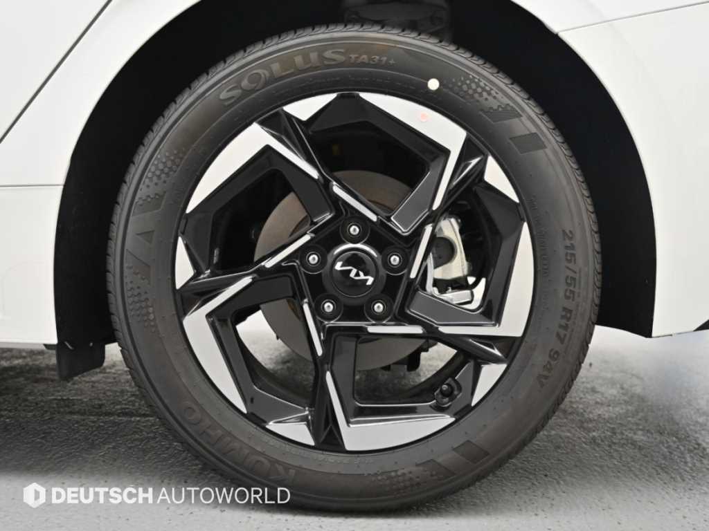 Kia K5 — photo 05