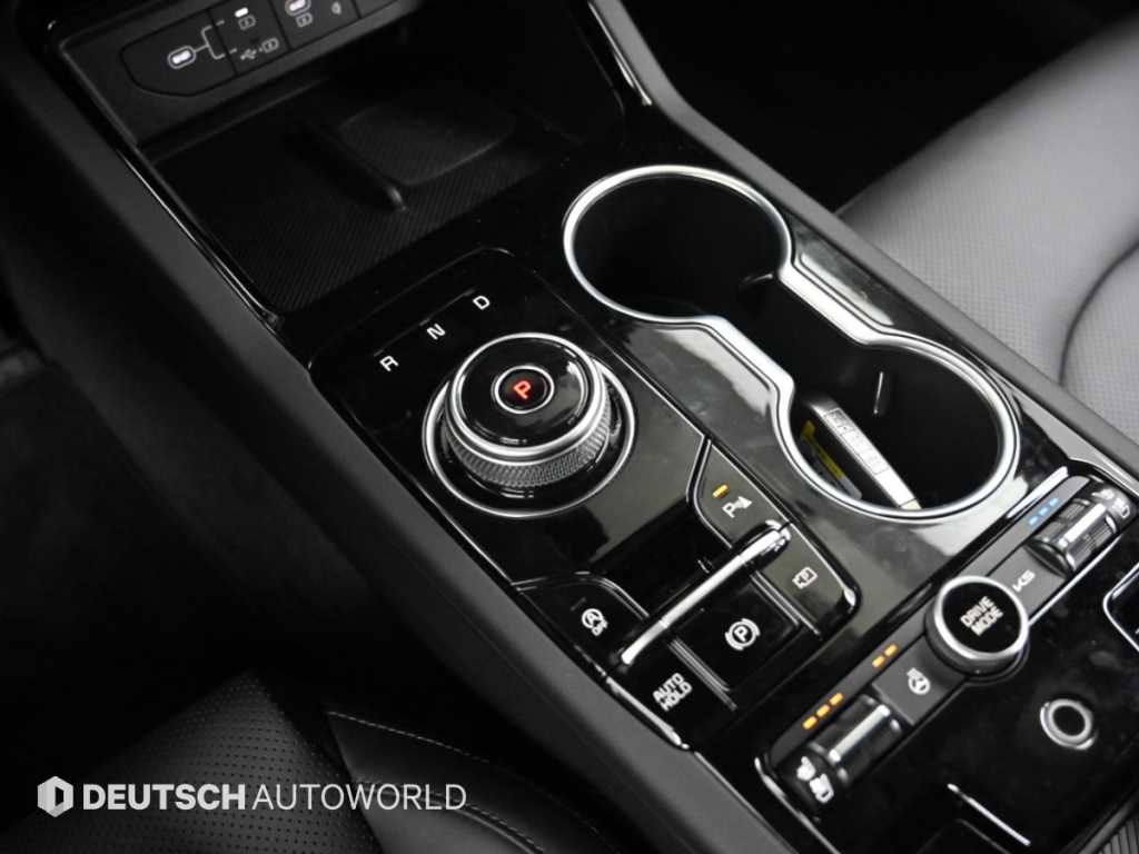 Kia K5 — photo 09
