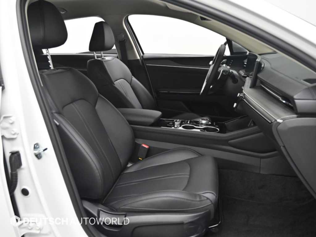 Kia K5 — photo 10