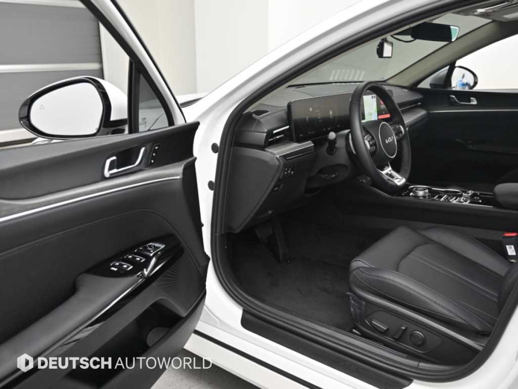 Kia K5 — photo 11