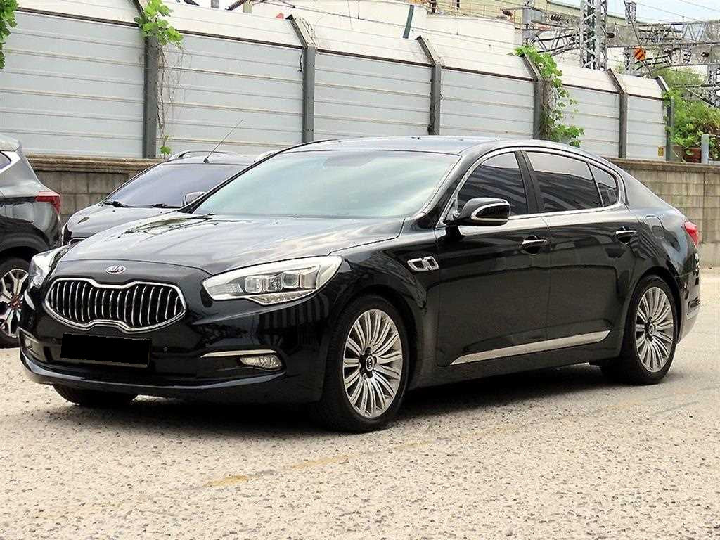 Kia K9 — photo 02