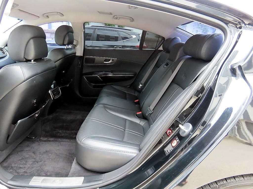 Kia K9 — photo 06