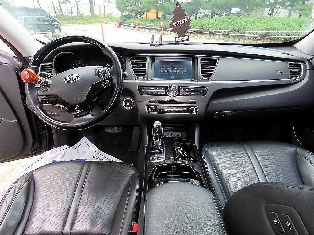 Kia K9 — photo 07