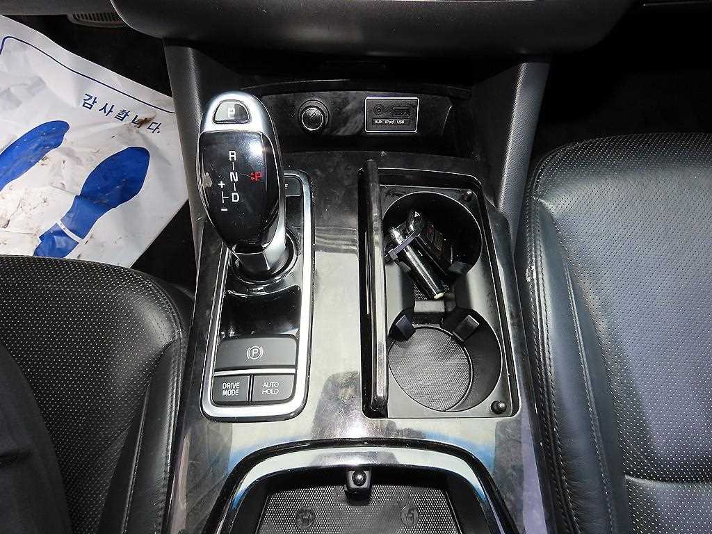 Kia K9 — photo 10