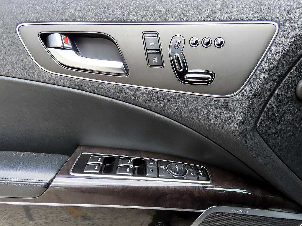 Kia K9 — photo 11