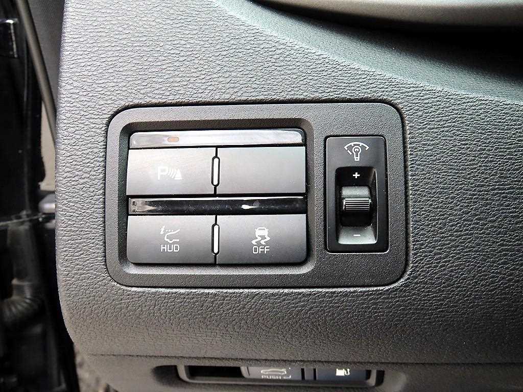 Kia K9 — photo 12