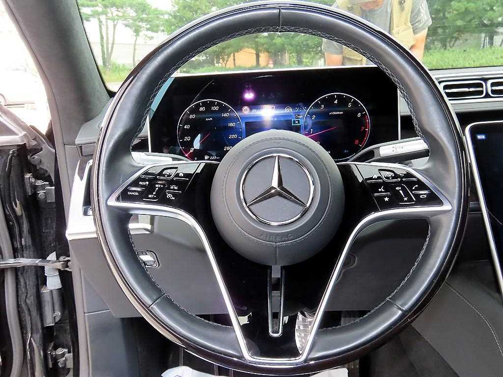 Mercedes-Benz S-Class — photo 08
