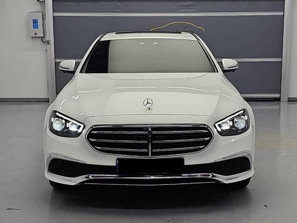 Mercedes-Benz E-Class — photo 02