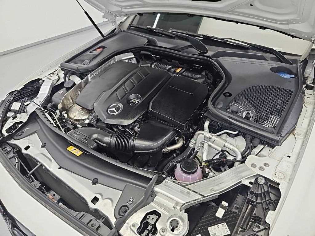 Mercedes-Benz E-Class — photo 05
