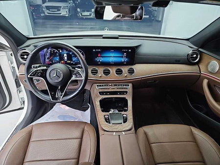 Mercedes-Benz E-Class — photo 07
