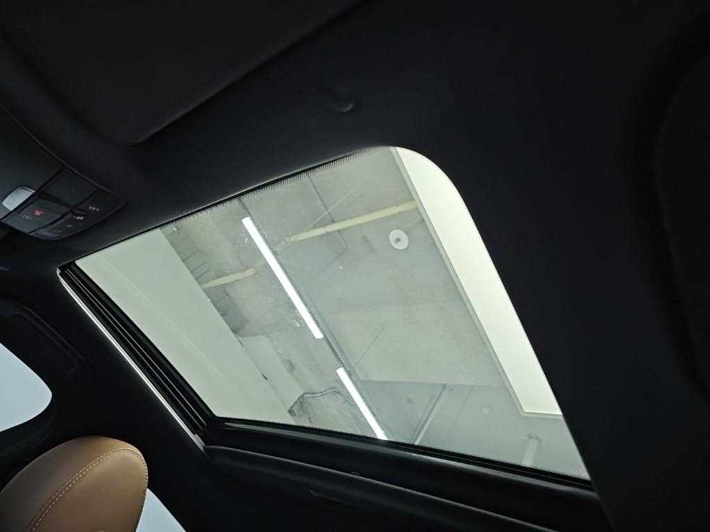 Mercedes-Benz E-Class — photo 14