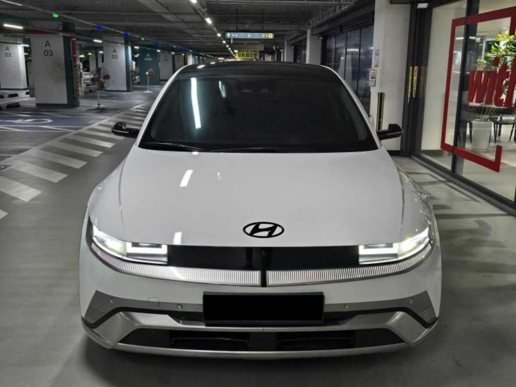 Hyundai Ioniq5 — photo 01