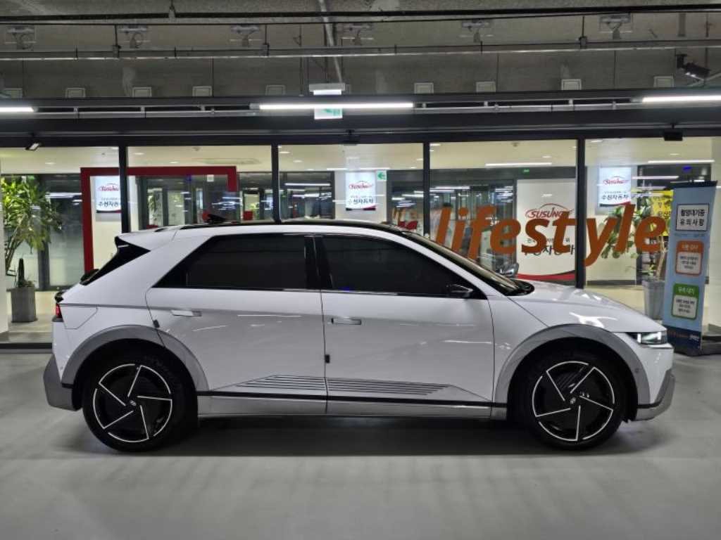 Hyundai Ioniq5 — photo 03
