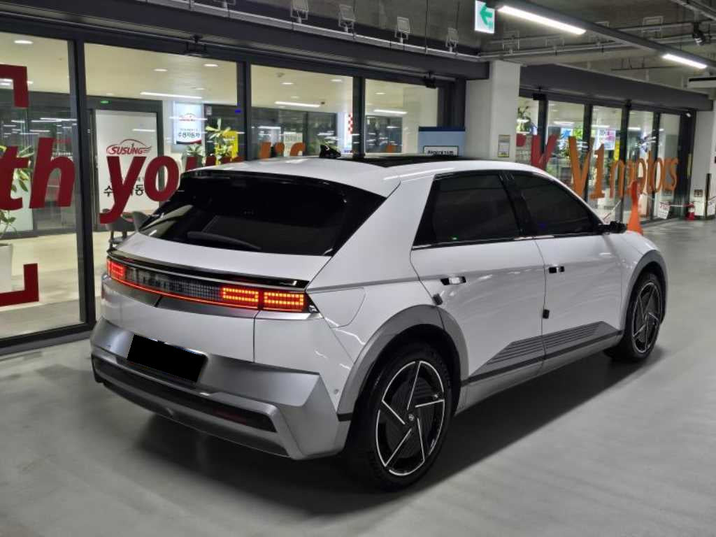 Hyundai Ioniq5 — photo 04