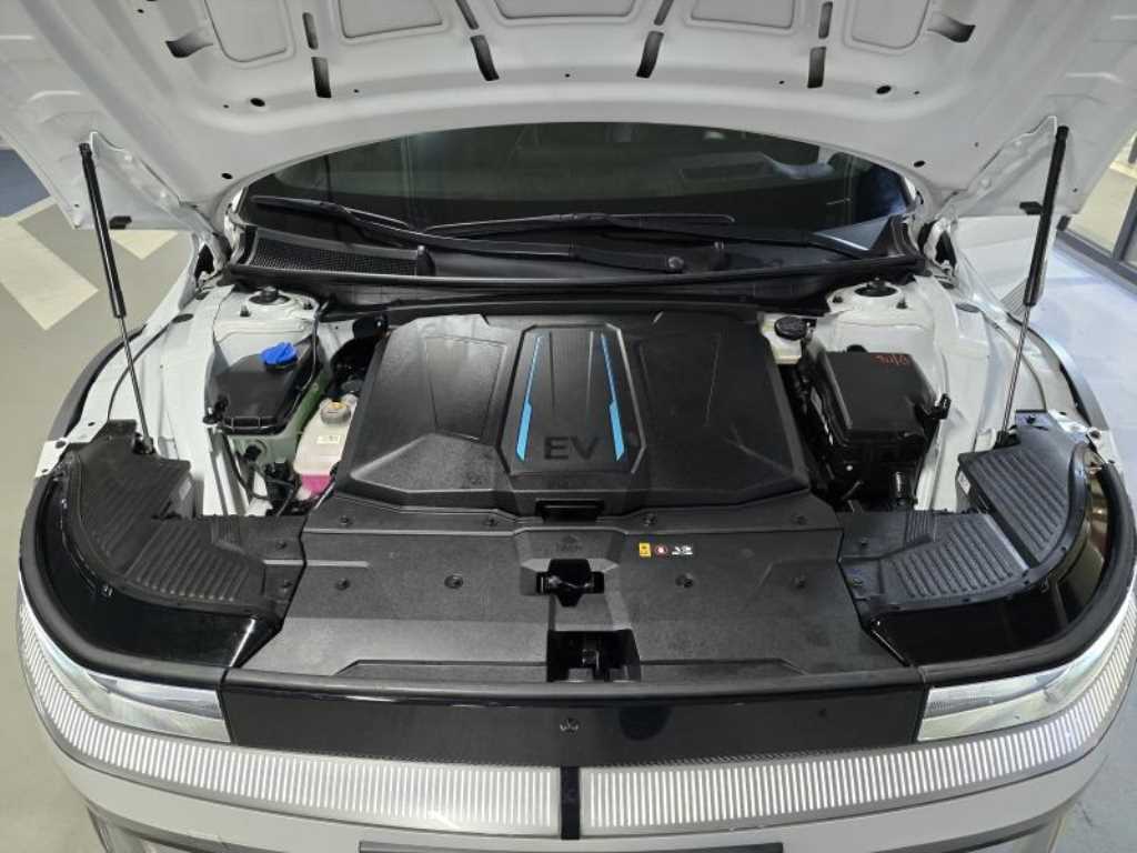 Hyundai Ioniq5 — photo 19