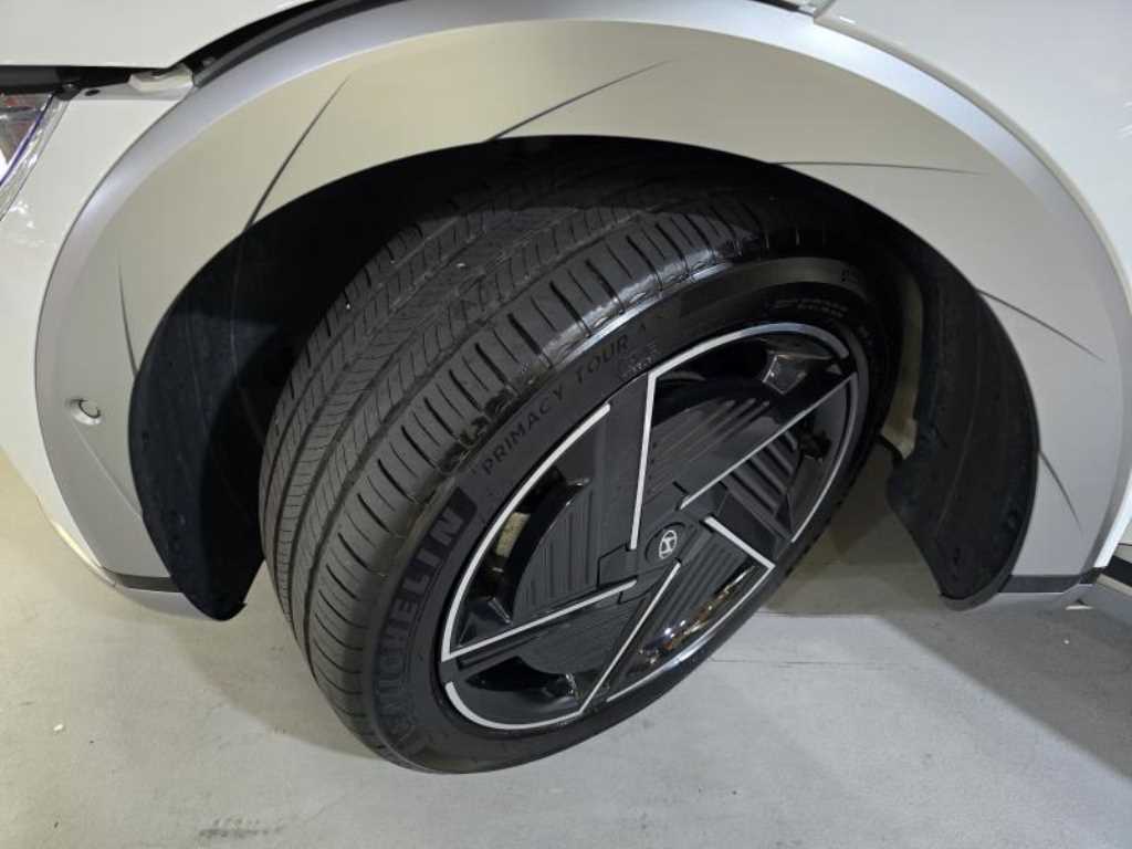 Hyundai Ioniq5 — photo 20