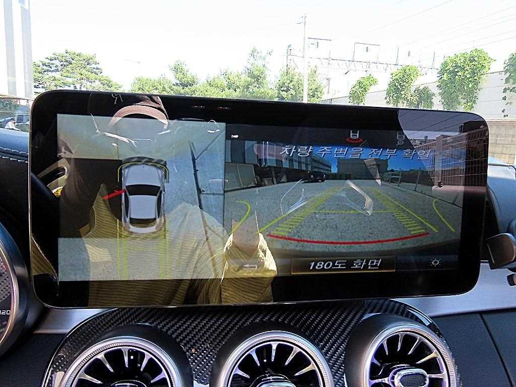 Mercedes-Benz C-Class — photo 15