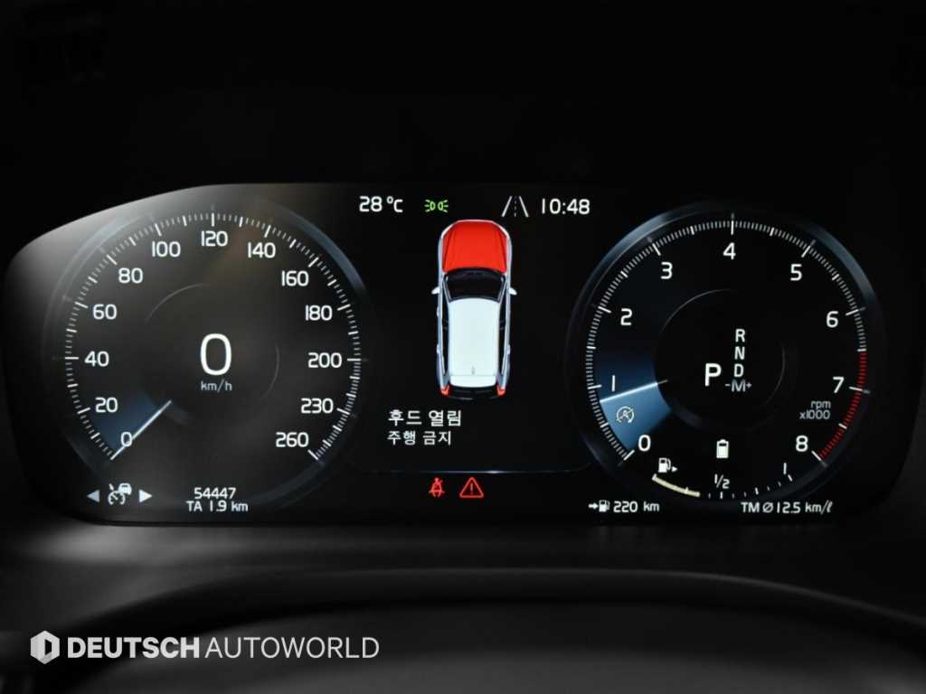 Volvo XC60 — photo 08