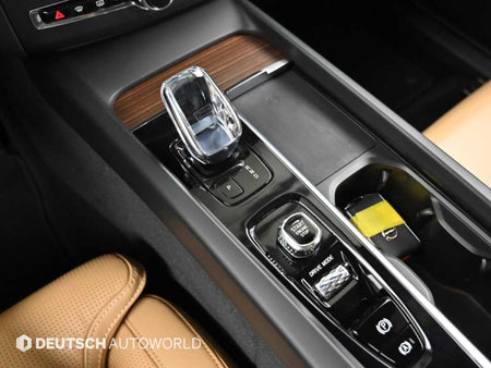 Volvo XC60 — photo 09