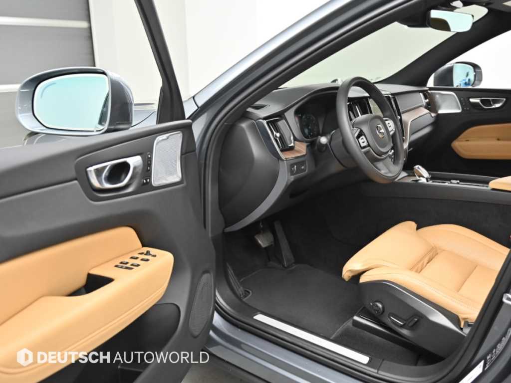 Volvo XC60 — photo 11