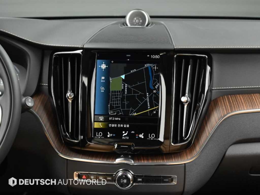 Volvo XC60 — photo 14