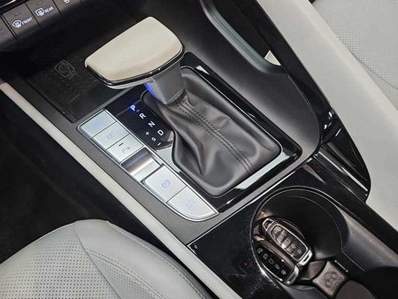 Hyundai Avante — photo 08