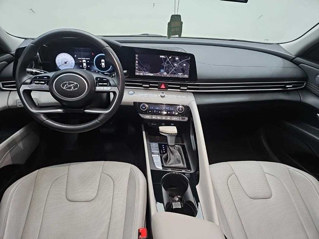 Hyundai Avante — photo 09