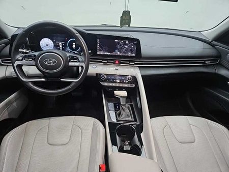 Hyundai Avante — photo 09