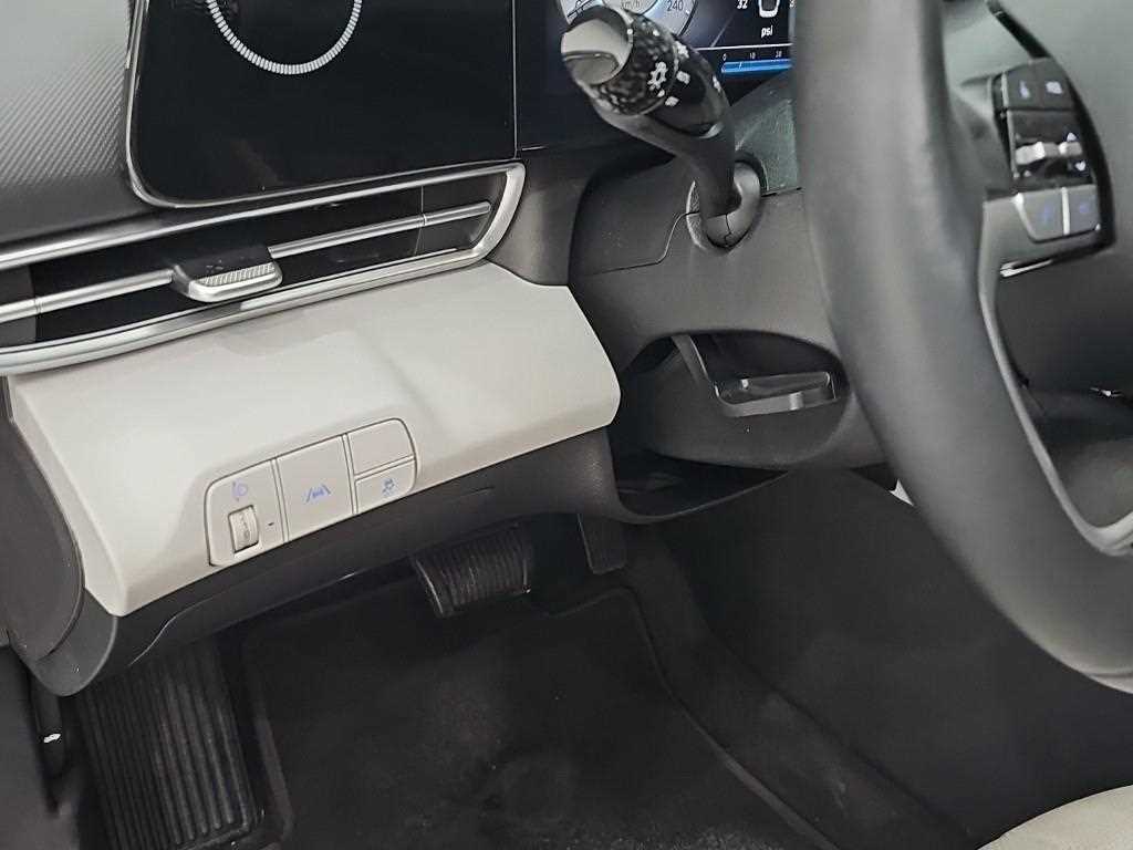 Hyundai Avante — photo 17