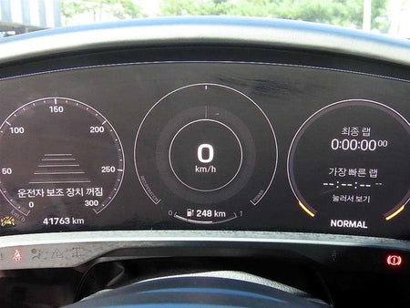 Porsche Taycan — photo 09