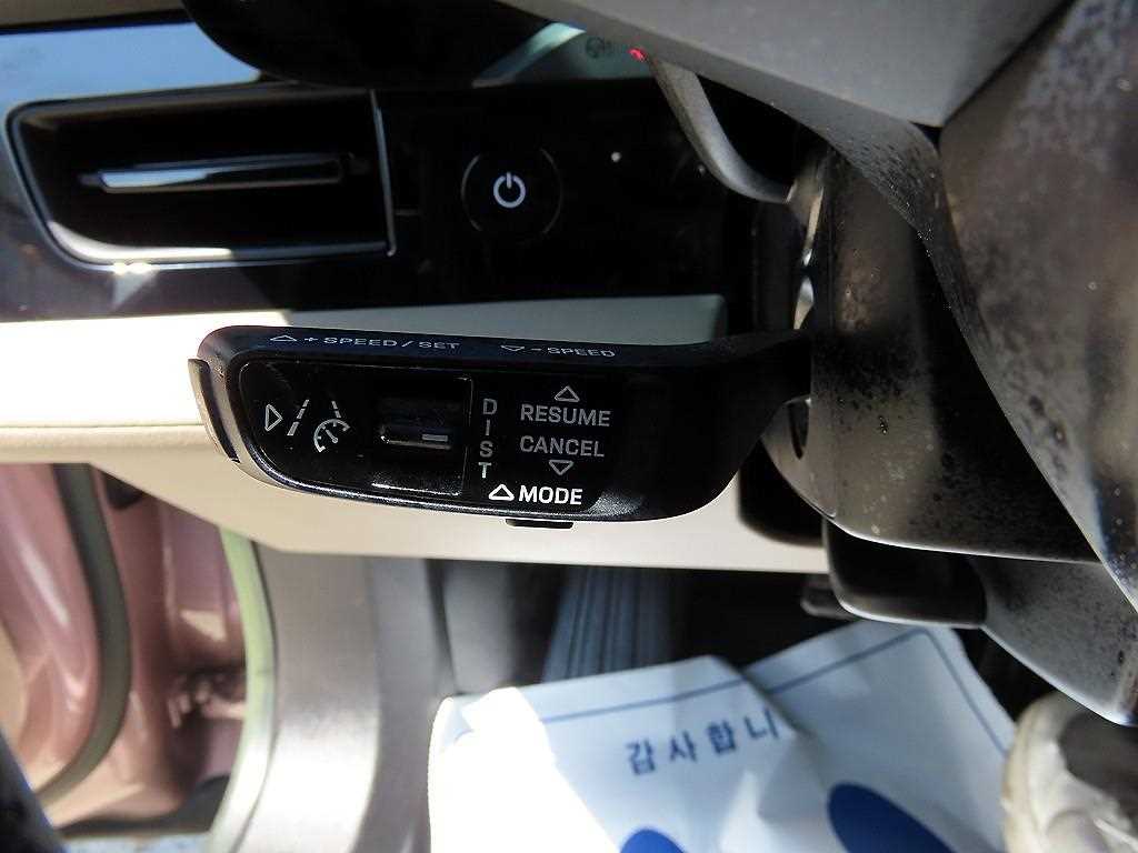 Porsche Taycan — photo 11
