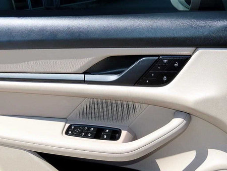 Porsche Taycan — photo 13