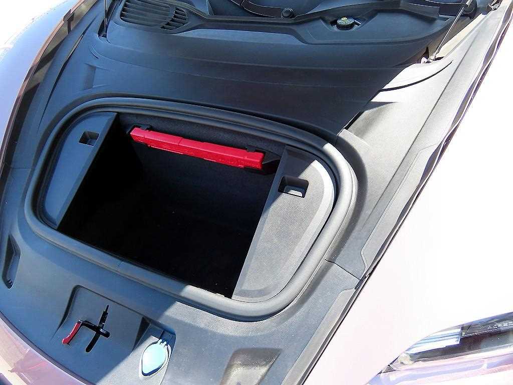 Porsche Taycan — photo 19