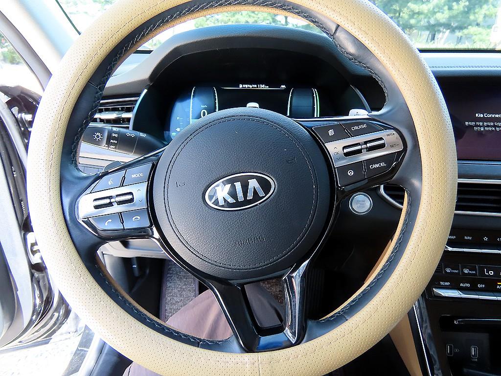 Kia K7 — photo 08