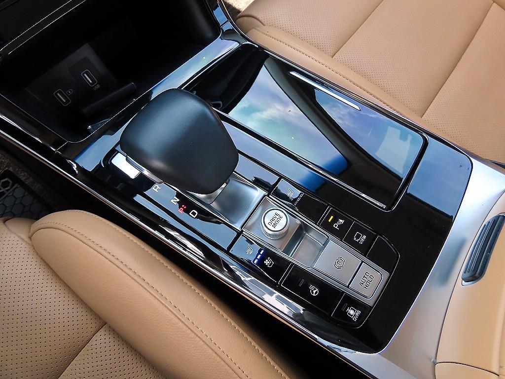 Kia K7 — photo 11