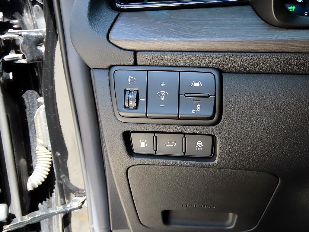 Kia K7 — photo 13